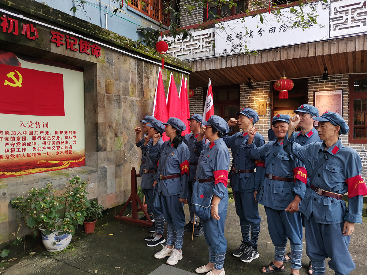 虹潤(rùn)公司黨支部組織開(kāi)展“尋找紅色足跡，牢記初心使命”主題黨日活動(dòng)